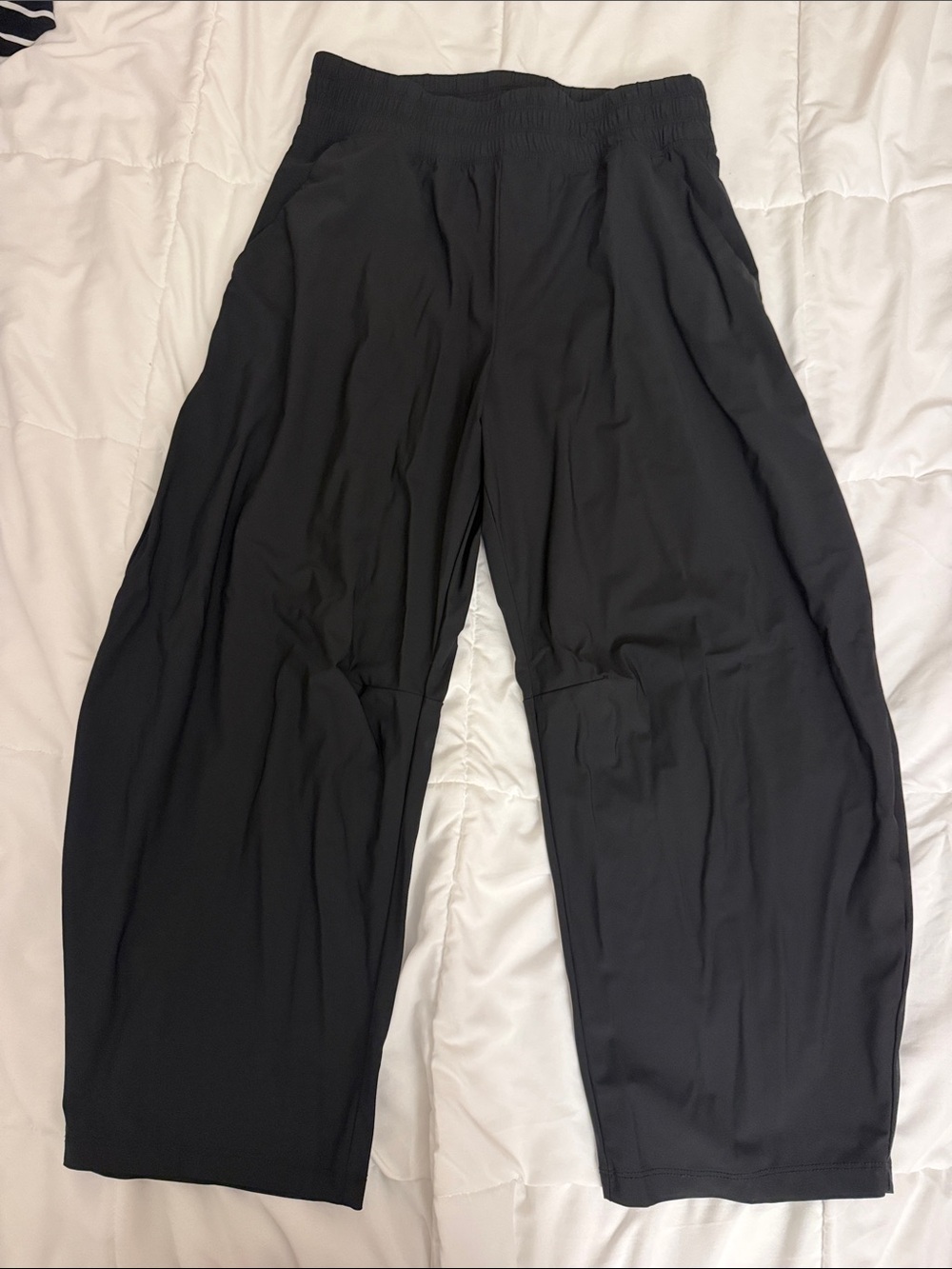 Old Navy SleekTech Barrel Ankle Pants Dusk Navy Medium Petite